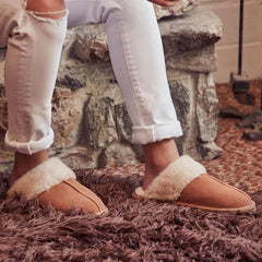 Minnetonka Chesney Women’s Slippers